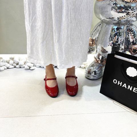 Round-toe Strap-detail Red Chunky-heel Mary Jane Shoes