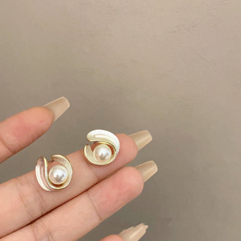 Women's Simple And Versatile Pearl Gentle-style Earrings